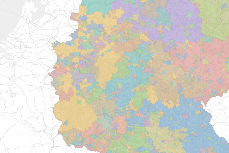 Detailkarte von Nordrhein-Westfalen, Rheinland-Pfalz und Hessen mit den Netzgebieten der einzelnen Verteilnetzbetreiber in unterschiedlichen Farben