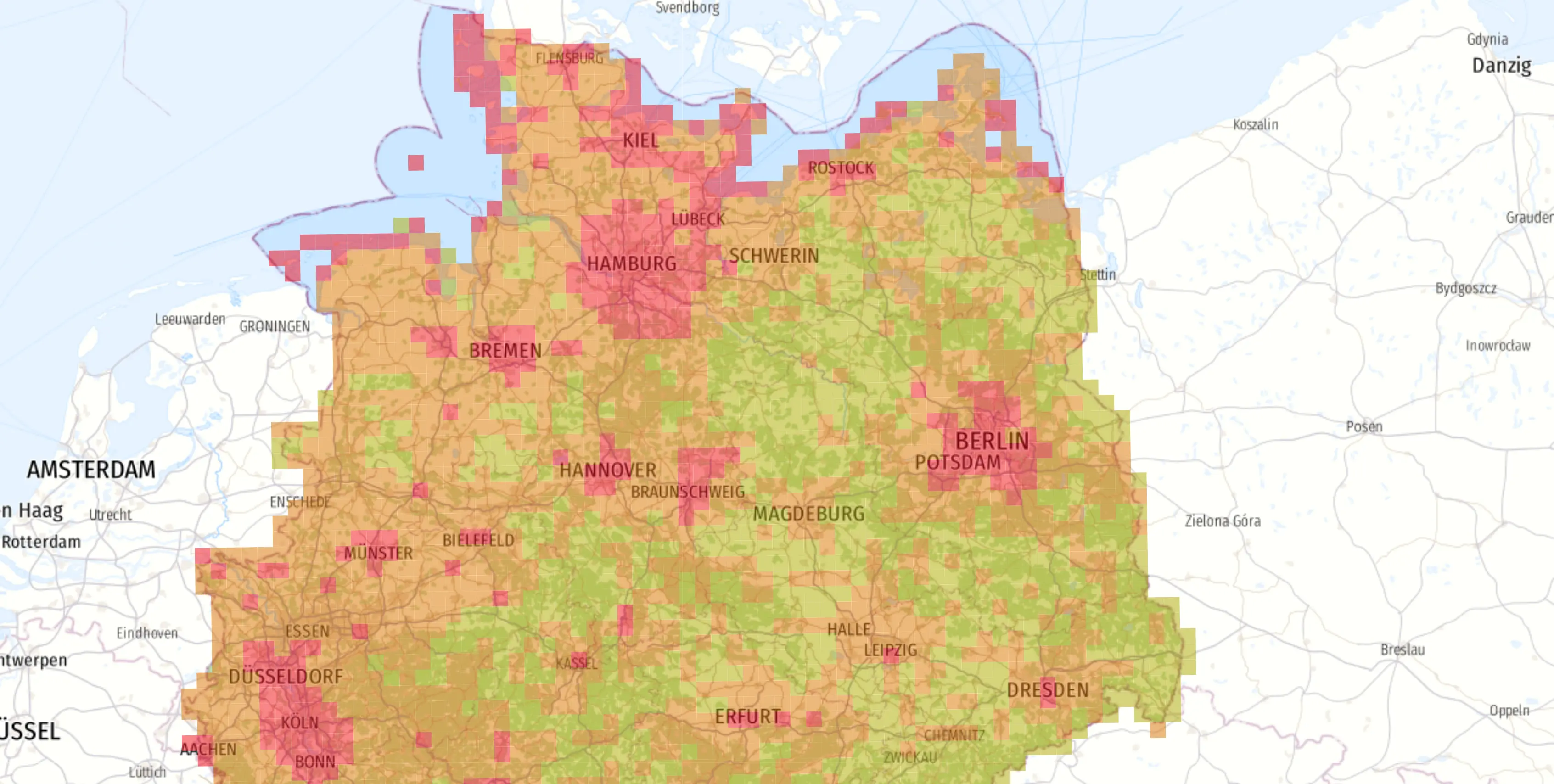 Zensuskarte 2022 zur durchschnittlichen Nettokaltmiete pro Quadratmeter in Deutschland; farbliche Darstellung im 10-km-Gitter mit Quantileinstufung von günstigen (grün) bis teuren (rot) Mietregionen. Zensuskarte 2022 zur durchschnittlichen Nettokaltmiete pro Quadratmeter in Deutschland; farbliche Darstellung im 10-km-Gitter mit Quantileinstufung von günstigen (grün) bis teuren (rot) Mietregionen.